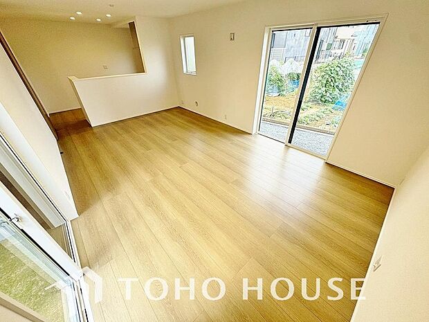 造りこんだ空間演出の妙が生み出す光と質のハーモニーはこの住宅のクオリティの良さを実感させてくれます。