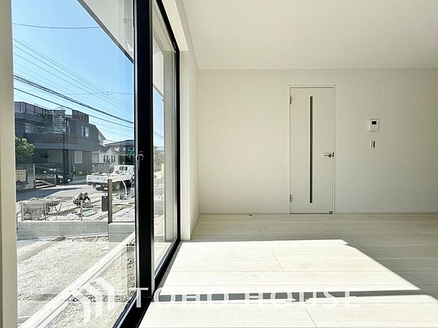 造りこんだ空間演出の妙が生み出す光と質のハーモニーはこの住宅のクオリティの良さを実感させてくれます。