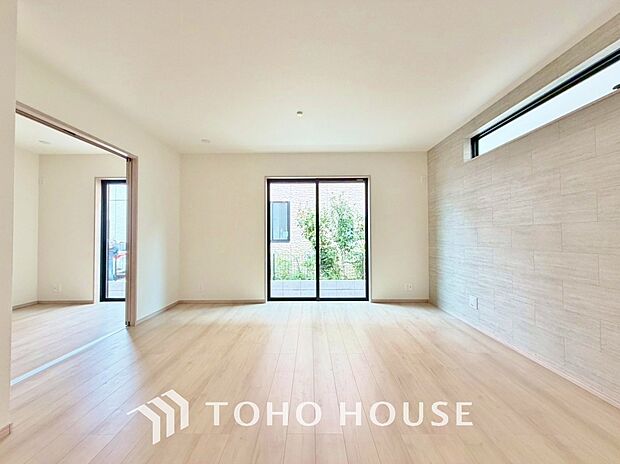 造りこんだ空間演出の妙が生み出す光と質のハーモニーはこの住宅のクオリティの良さを実感させてくれます。