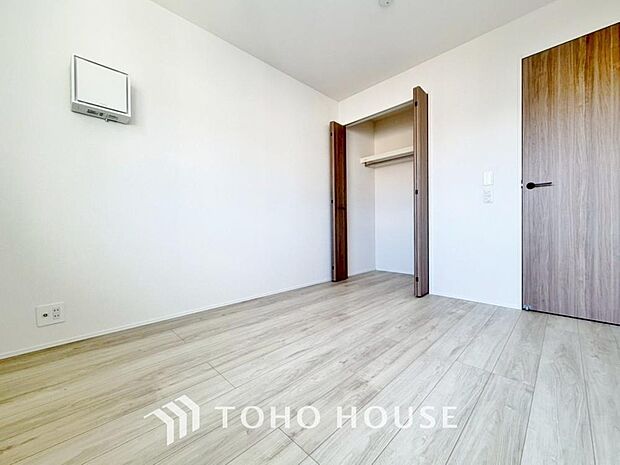 一日の疲れを癒やしてくれる主寝室。時を忘れて過ごす場所として過ごせるお部屋。