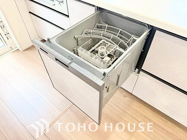 高温水や高圧水流を使う事で効率よく食器洗浄できます。殺菌効果も高いので哺乳瓶等を洗う際にも便利です。