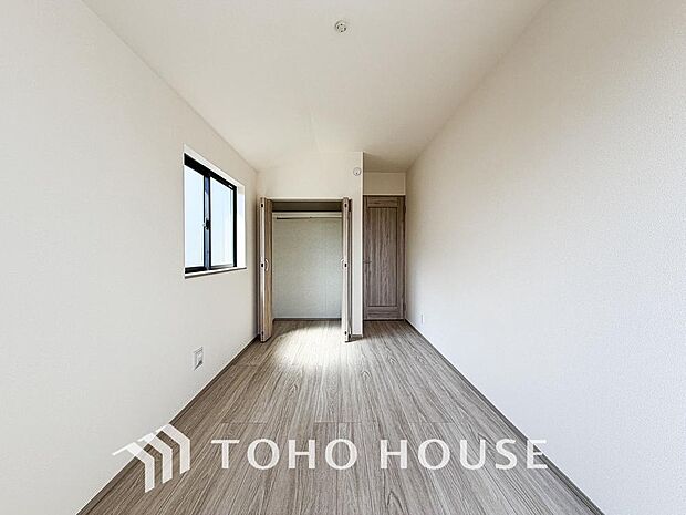 生活感を感じない空間では落ち着く事はできません。絶妙な雰囲気、配色、素材感を意識してコーディネート。