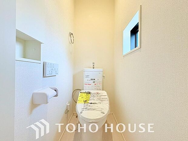 清潔な空間であって頂けますように、目に留まるだけではなく、汚れをふき取り易いフロアと壁紙をチョイス。