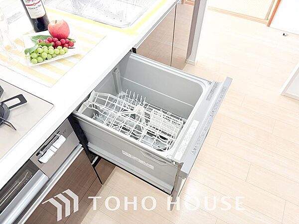 高温水や高圧水流を使う事で効率よく食器洗浄できます。殺菌効果も高いので哺乳瓶等を洗う際にも便利です。