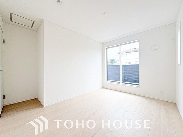 一日の疲れを癒やしてくれる主寝室。時を忘れて過ごす場所として過ごせるお部屋。