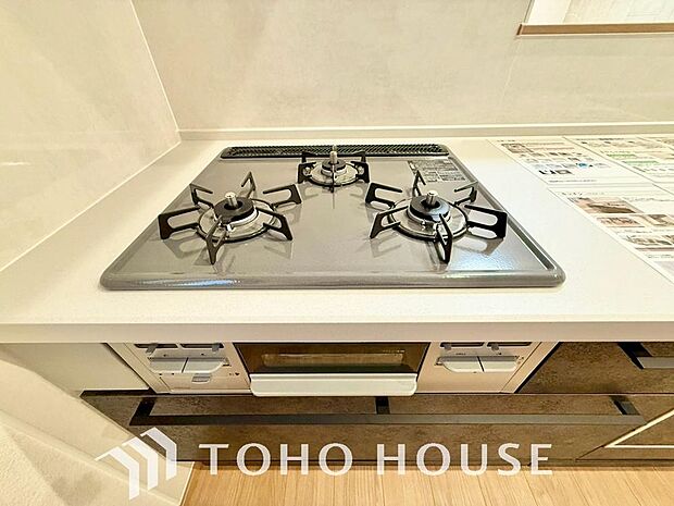 毎日料理をする、料理が好き、家族が多くて量を作る必要がある、等の方々にとっては必須の3口コンロ。