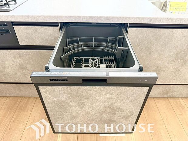 高温水や高圧水流を使う事で効率よく食器洗浄できます。殺菌効果も高いので哺乳瓶等を洗う際にも便利です。