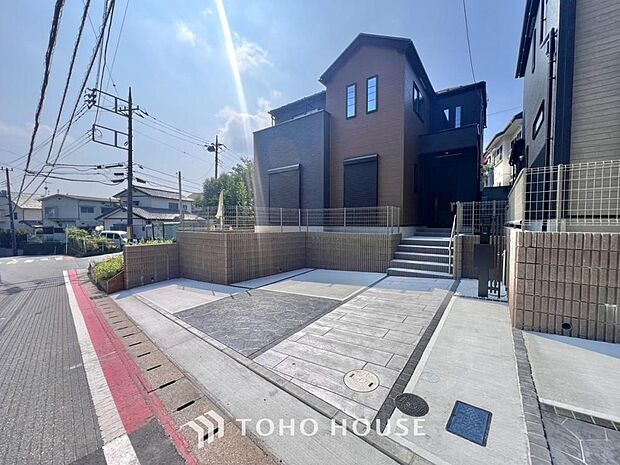 ここから始まる日常はご家族の大切な時間。だからこそ、ただ住むだけでなく、少しでも豊かで快適に、気持ち良く暮らしてほしい。そんな願いを込めて、皆様の住まい購入をどこよりも丁寧に全力でサポートいたします。