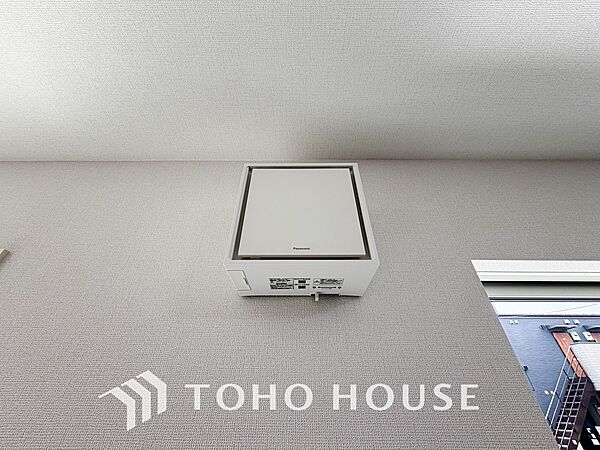 室内の空気の入れ替えを自動的に行う事を可能とした換気設備。シックハウス症候群対策でもあります。