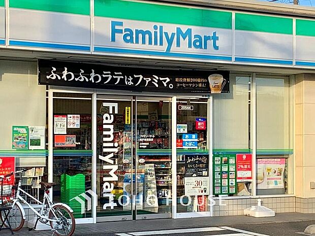 毎日家族を見送り、温かく迎え入れる「帰りたくなる家」をテーマにした自慢の玄関空間。ゲストを招き、家族を出迎える場所だからこそ、ディスプレイや照明にこだわって、自分好みの素敵な演出を楽しんでみませんか。