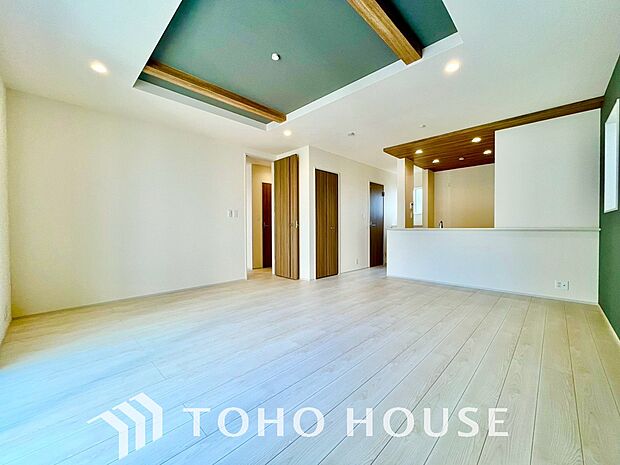 造りこんだ空間演出の妙が生み出す光と質のハーモニーはこの住宅のクオリティの良さを実感させてくれます。