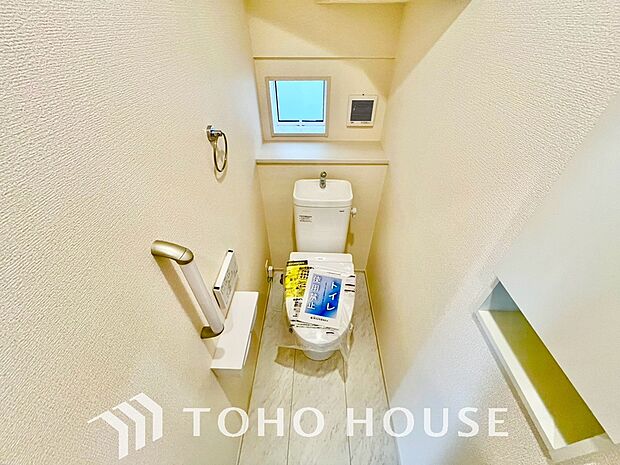 十分な広さと清潔感のあるカラーで纏まったおトイレ。時間に余裕とゆとりを持たせます。