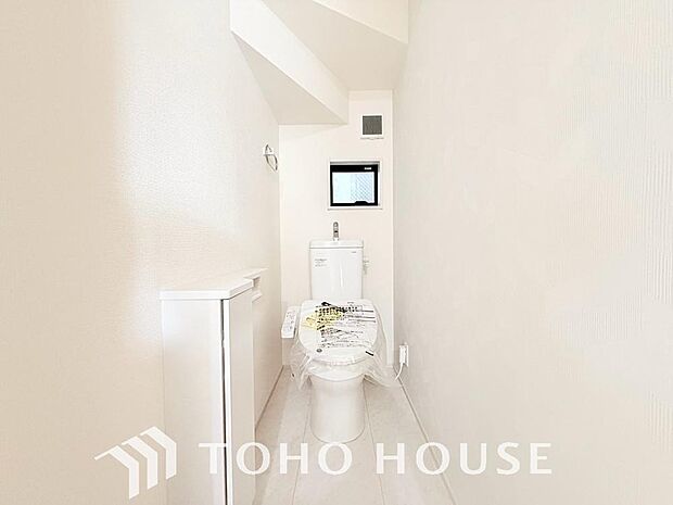 清潔な空間であって頂けますように、目に留まるだけではなく、汚れをふき取り易いフロアと壁紙をチョイス。