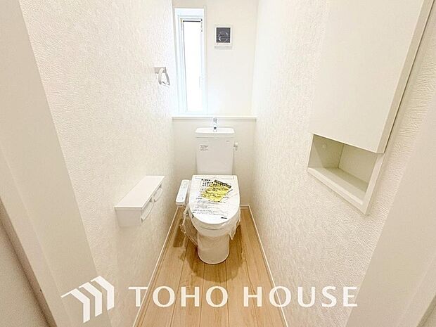 清潔な空間であって頂けますように、目に留まるだけではなく、汚れをふき取り易いフロアと壁紙をチョイス。