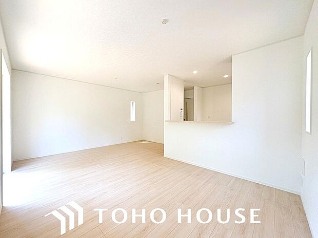 造りこんだ空間演出の妙が生み出す光と質のハーモニーはこの住宅のクオリティの良さを実感させてくれます。