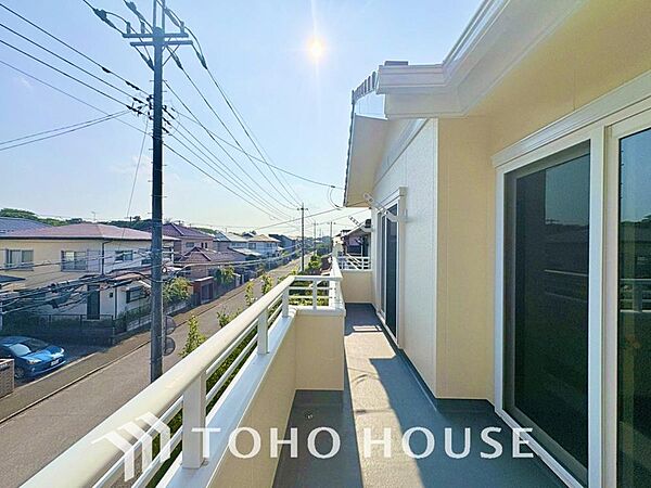 夜空の煌めきや、室内への通風や採光へ一役。ガーデニング等も充分に楽しめる広さを確保しております。