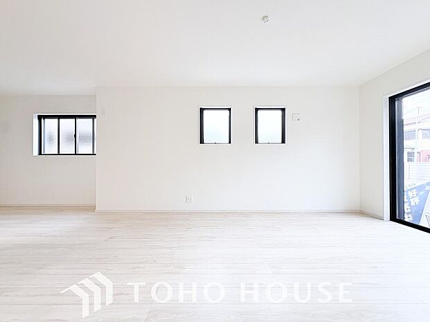 造りこんだ空間演出の妙が生み出す光と質のハーモニーはこの住宅のクオリティの良さを実感させてくれます。