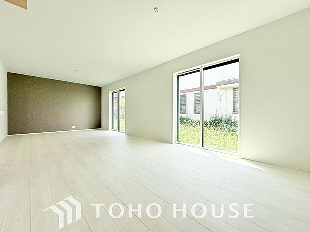 造りこんだ空間演出の妙が生み出す光と質のハーモニーはこの住宅のクオリティの良さを実感させてくれます。