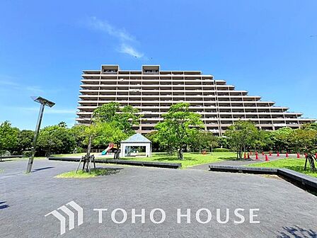 ただ住むだけでなく、心地よく暮らせる住まいをご提案します。お客様が安心してご購入いただけるよう、物件選びから手続きまで誠心誠意サポートいたします。未来の快適な暮らしを、私たちと一緒に見つけませんか。