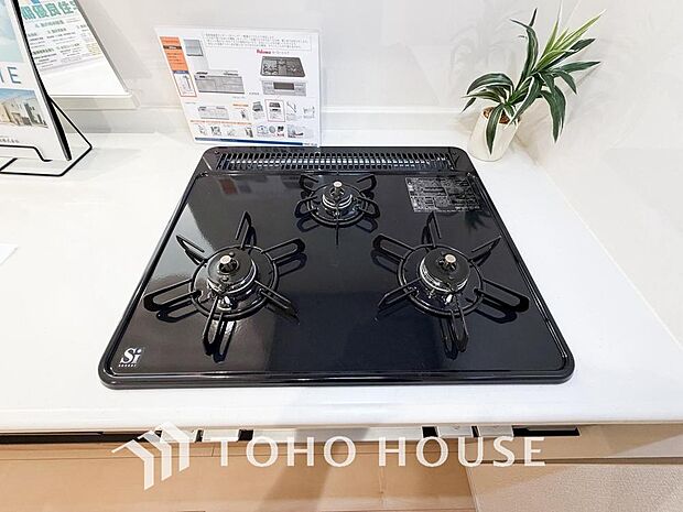 毎日料理をする、料理が好き、家族が多くて量を作る必要がある、等の方々にとっては必須の3口コンロ。