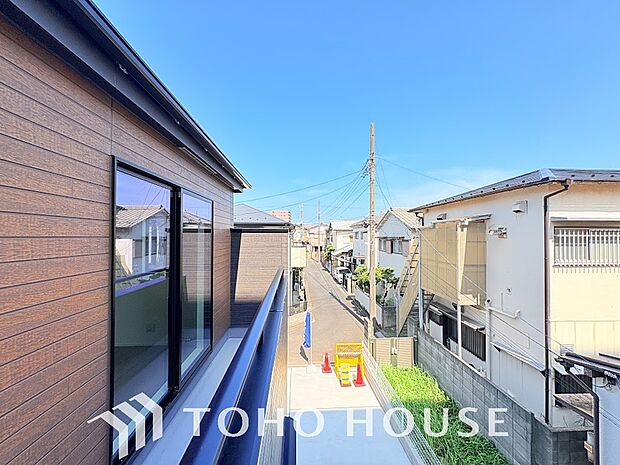 その豊かな眺望にふさわしい空間には、通風・採光にも優れ、心地よい光と風があふれています。