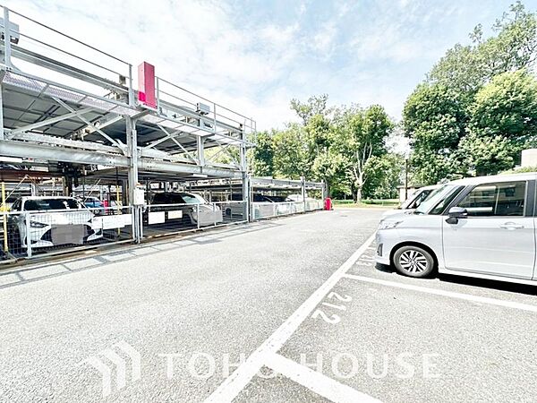 敷地内の駐車場の空き状況や料金など、詳細はお気軽にお問い合わせください！ポータルサイトや自社ホームページから、皆様からのご連絡を心よりお待ちしております。最新の状況をご案内しますので、お気軽にどうぞ。
