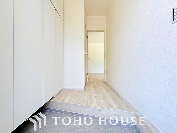 ただいま、おかえり。新居で交わす家族同士の何気ないやり取りがただ何となく嬉しいんです。そんな日々の小さな幸せを積み重ねながら、家族の絆がぐっと深まる、温もりあふれる理想の暮らしをこの地で始めませんか。