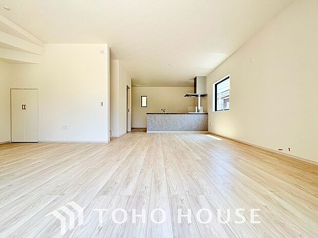 造りこんだ空間演出の妙が生み出す光と質のハーモニーはこの住宅のクオリティの良さを実感させてくれます。