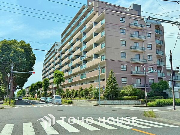 家はただ生活する場ではなく、暮らしを愉しく、快適にする場所。笑顔の毎日、安らぎの日々のために・・・ こだわり抜いた上質な設備と開放的な空間が、住む人の心を満たし、家族の特別な思い出を永く育み続けます。