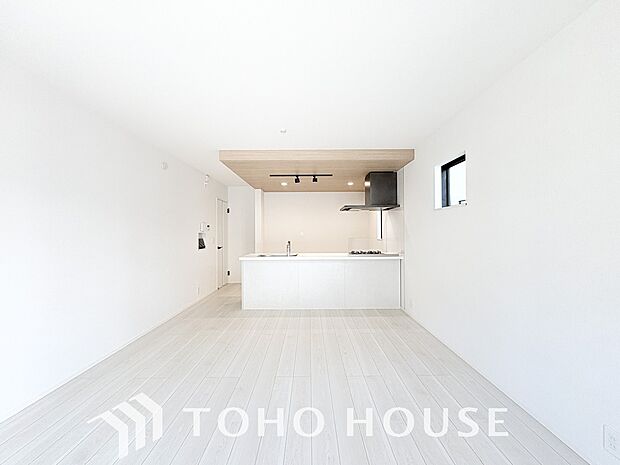 造りこんだ空間演出の妙が生み出す光と質のハーモニーはこの住宅のクオリティの良さを実感させてくれます。