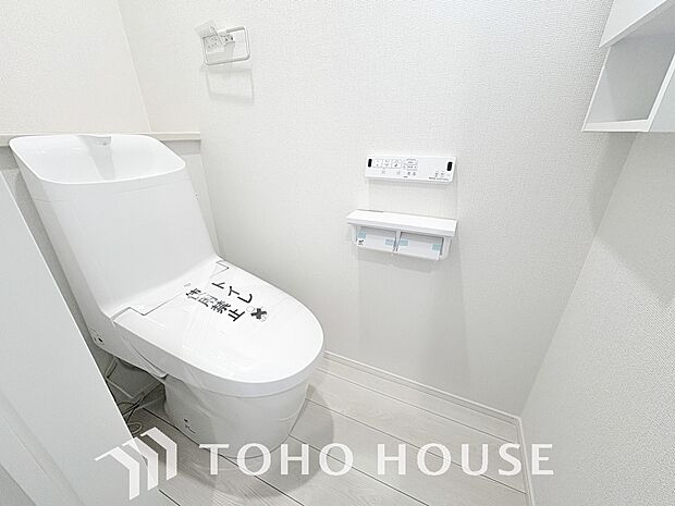 清潔な空間であって頂けますように、目に留まるだけではなく、汚れをふき取り易いフロアと壁紙をチョイス。