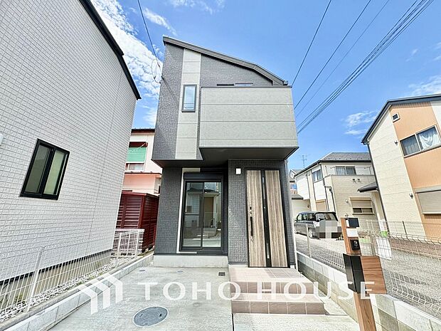 新築戸建でなければ体感できないひとときをご体感頂けるはずです。是非一度、現地でお確かめ頂きたいです。真新しい住まいが放つ独特の心地よさや、写真では伝わりきらない圧倒的な開放感を五感で体感してください。