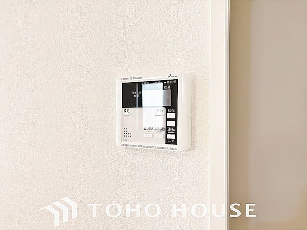 スイッチひとつで、自動のお湯張りから保温、追い焚きまでこなす便利なオートバス機能。忙しい毎日でも、ボタンを押すだけでいつでも適温の湯船に浸かることができ、一日の疲れを癒やす快適なバスタイムを叶えます。