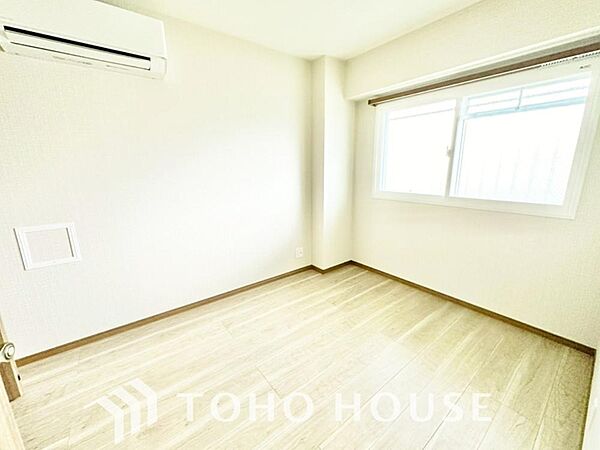 お子様の心と身体を見守る子供部屋。小さな自立心を育むお部屋作りを見越してぜひご覧ください。成長に合わせたレイアウト変更もしやすく、のびのびと過ごせる工夫が詰まった、家族の未来に寄り添う快適な空間です。