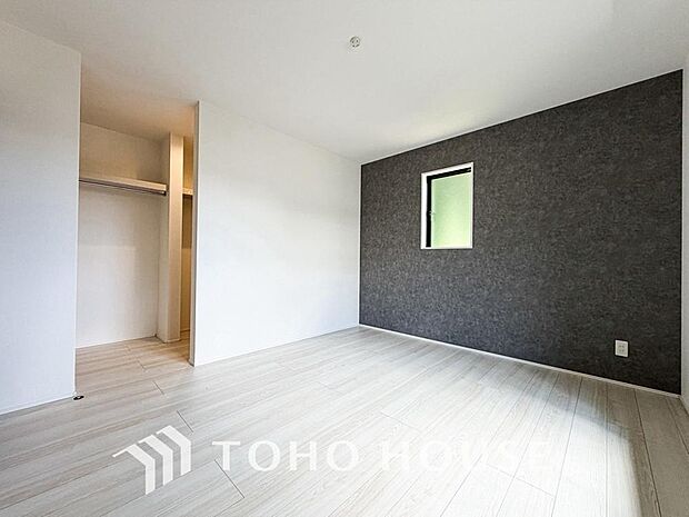 一日の疲れを癒やしてくれる主寝室。時を忘れて過ごす場所として過ごせるお部屋。