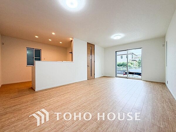 造りこんだ空間演出の妙が生み出す光と質のハーモニーはこの住宅のクオリティの良さを実感させてくれます。