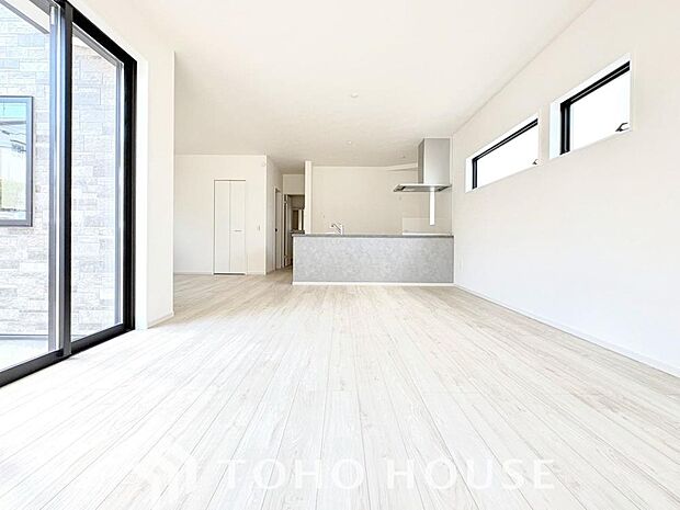 空気感という居心地の良いBGMは、暮らしのステージを彩り、心からのやすらぎと満足感を与えてくれます。