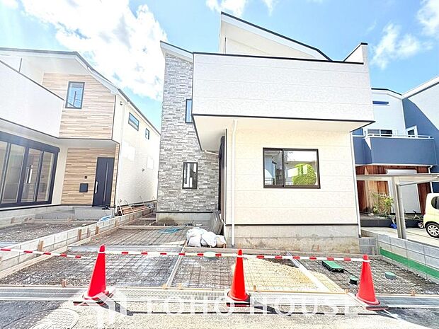ただ住むだけでなく、心地よく暮らせる住まいをご提案します。お客様が安心してご購入いただけるよう、物件選びから手続きまで誠心誠意サポートいたします。 未来の快適な暮らしを、私たちと一緒に見つけませんか。