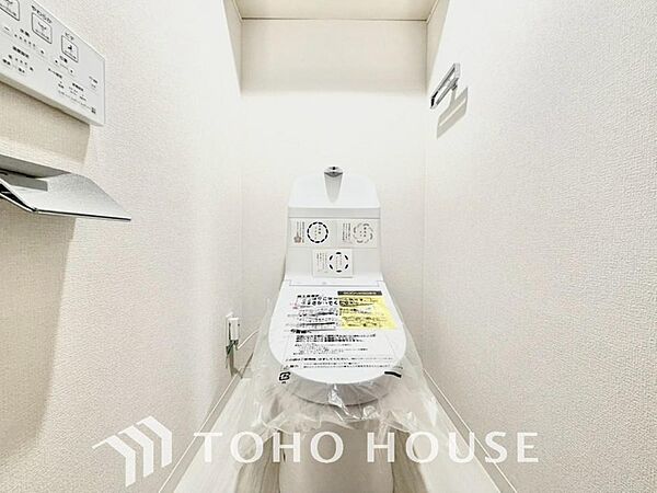 清潔な空間であって頂けますように、目に留まるだけではなく、汚れをふき取り易いフロアと壁紙をチョイス。