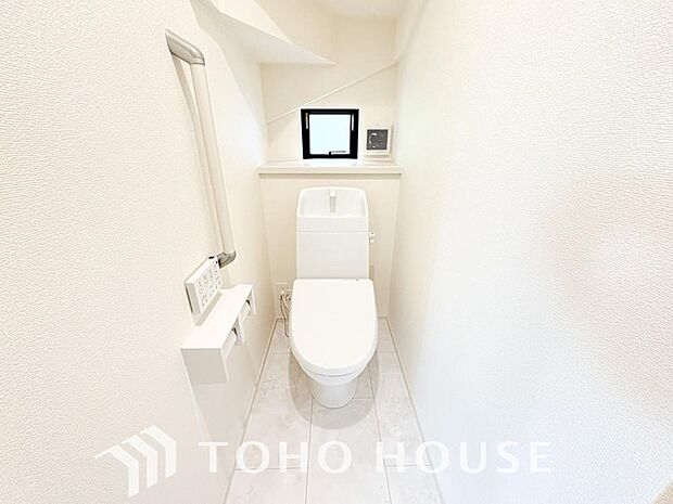 清潔な空間であって頂けますように、目に留まるだけではなく、汚れをふき取り易いフロアと壁紙をチョイス。