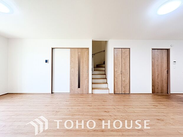 造りこんだ空間演出の妙が生み出す光と質のハーモニーはこの住宅のクオリティの良さを実感させてくれます。