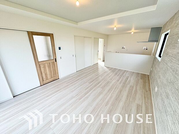 造りこんだ空間演出の妙が生み出す光と質のハーモニーはこの住宅のクオリティの良さを実感させてくれます。