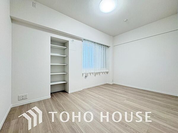 お子様の心と身体を見守る子供部屋。小さな自立心を育むお部屋作りを見越してぜひご覧ください。成長に合わせたレイアウト変更もしやすく、のびのびと過ごせる工夫が詰まった、家族の未来に寄り添う快適な空間です。