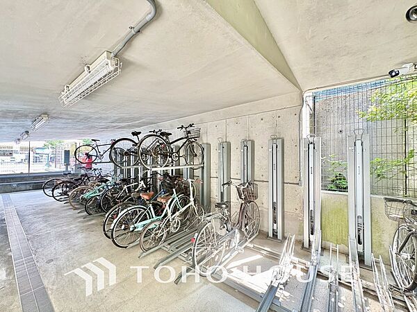 駐輪場（空き状況、料金等についてはお気軽にお問合せください。）自転車があれば、駅への移動や買い出しがスムーズ。敷地内に停められるため、毎日の通勤や通学やお出かけ、休日のサイクリングも快適に楽しめます。