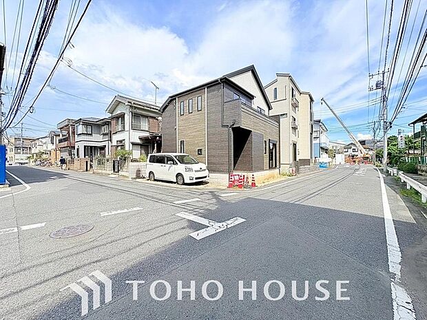 ここから始まる『日常』はご家族にとって大切な時間となります。だからこそ、少しでも豊かに、少しでも快適に。そんな想いから生まれた本邸宅は、これから先のお住まいをきっと支えてくれるはずです。