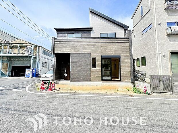 5.5ｍ×8.4ｍ道路に面した開放感と陽当たり自慢の南西角地！東西線まで徒歩9分◎　優遇対象の住宅性能6項目を取得した高品質、耐震等級3、ZEH水準の上質設計も魅力です＊本日もご見学受付中！