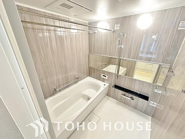 心地よいバスタイムを演出する浴室はゆとりあるサイズを採用。