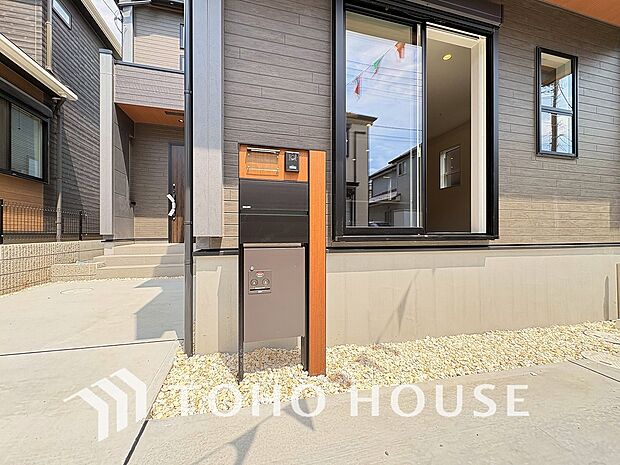 留守でも荷物が受け取れるため、共働きで昼間の宅配物の受け取りが困難な世帯や、インターネットショッピング等の通信販売をよく利用する人にありがたい設備。再配達依頼の手間も省けるため、時間を有効に使えます。