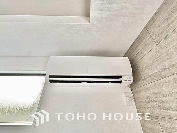 エアコンは空気を汚さず場所も取らないので、お部屋を広く使えます。設置工事などの初期費用がカットできるのは嬉しいですね。