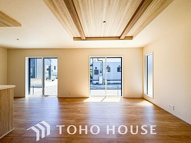 造りこんだ空間演出の妙が生み出す光と質のハーモニーはこの住宅のクオリティの良さを実感させてくれます。